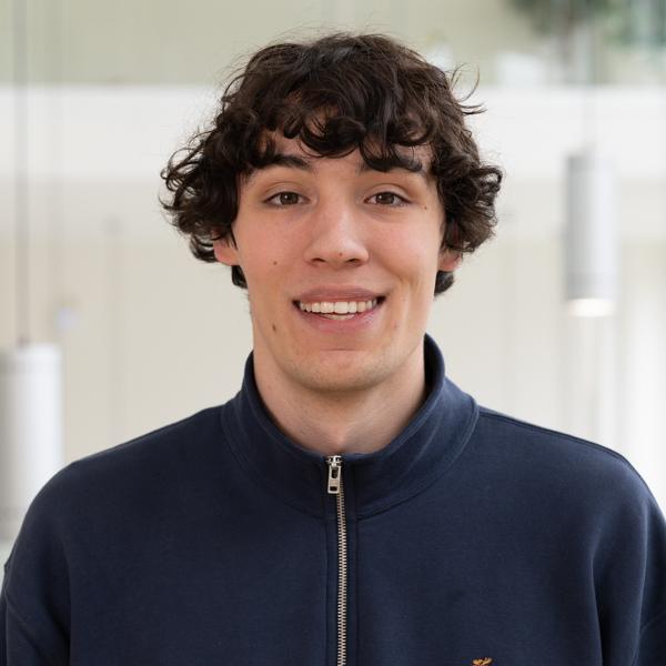 Portrait of Fabian Thomas